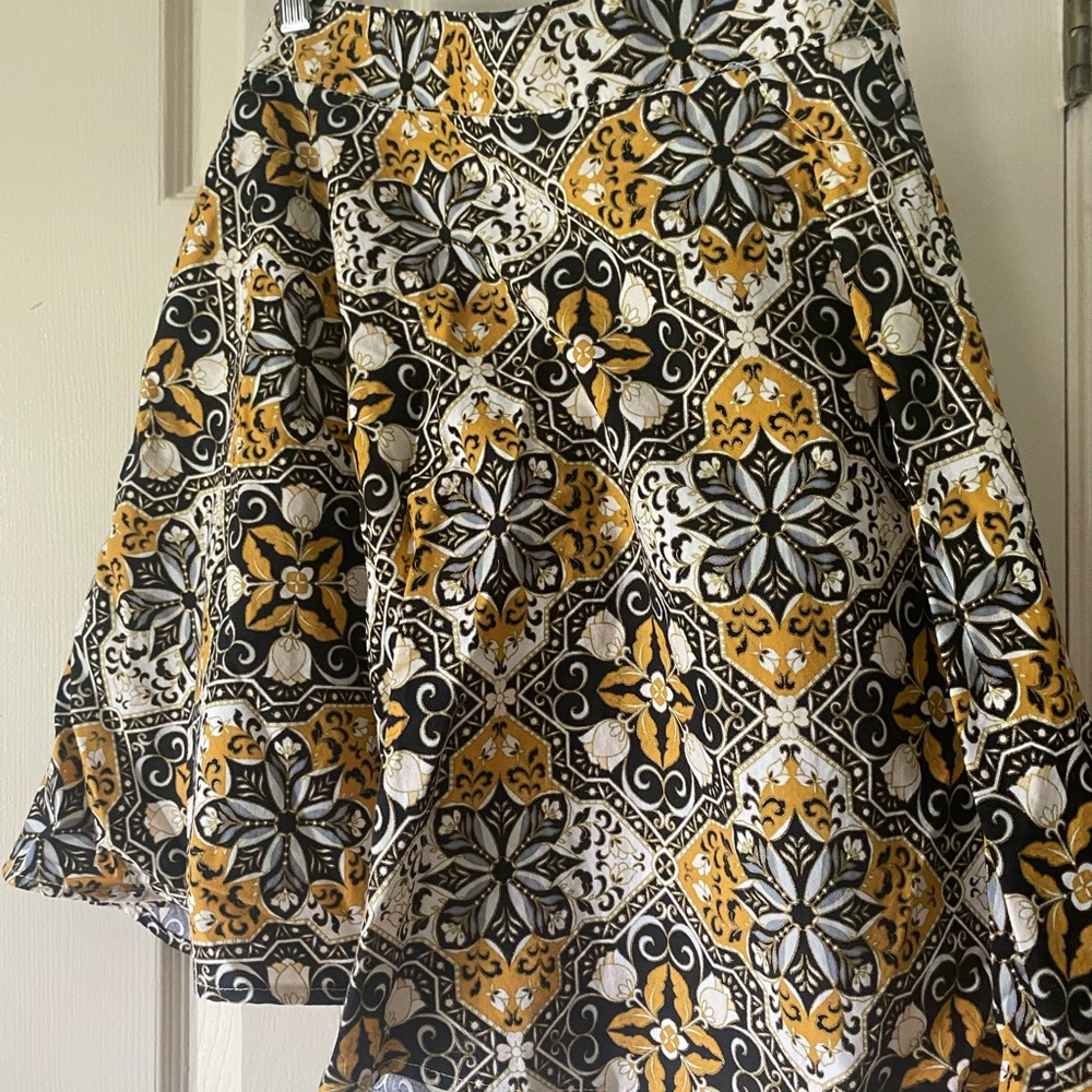 Retrolicious Black and Gold A-Line Skirt